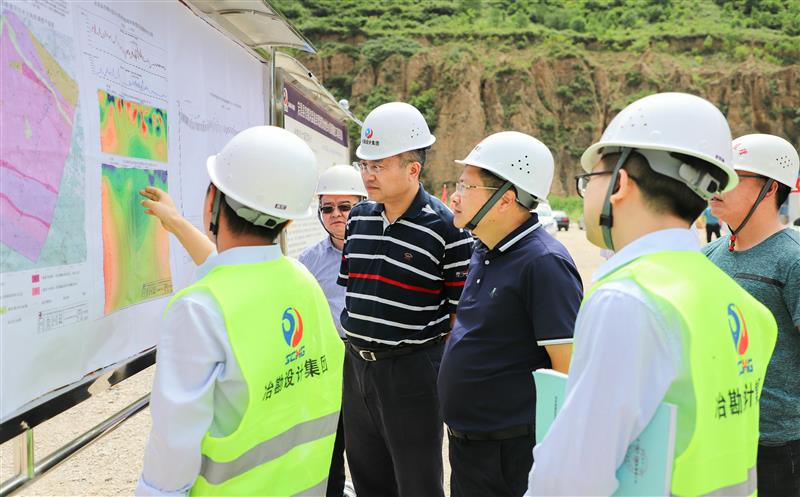 陈贵林赴陇南地热腾龙国际平台项目开展“送清凉”慰问
