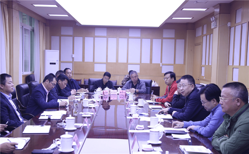 四川腾龙国际平台与甘孜州政府对接灾后重建工作