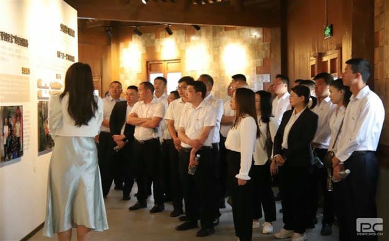 四川腾龙国际平台二八一大队党委在西昌家风馆开展“弘扬清廉家风，，，，，，，传承廉洁家训”警示教育活动