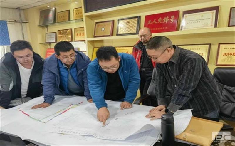 省自然腾龙国际平台投资集团矿产科技部赴松树南沟金矿督导外围勘查工作