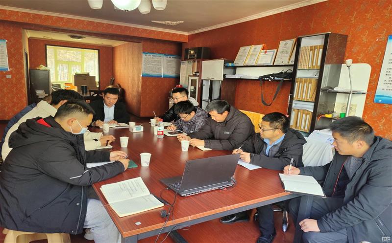 阔步开启新征程，，，，，，，奋斗续写新篇章