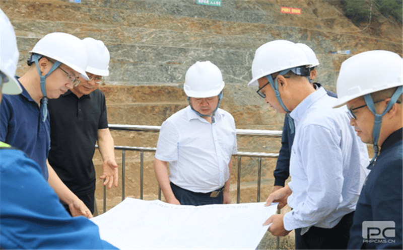 省自然腾龙国际平台投资集团领导赴大陆槽稀土矿山开展安全检查并视察矿山环境改善项目